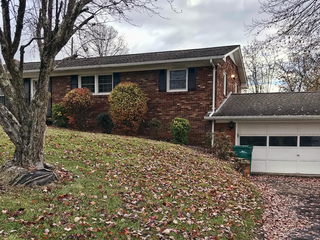 404 Montezuma Road Kingsport, TN 37664 - Photo 2 of 23 02
