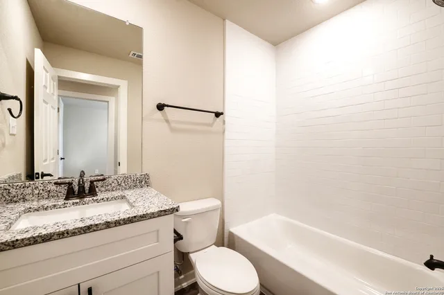 $1,600 | 11323 Clearmine, Unit 104, San Antonio, TX 78224