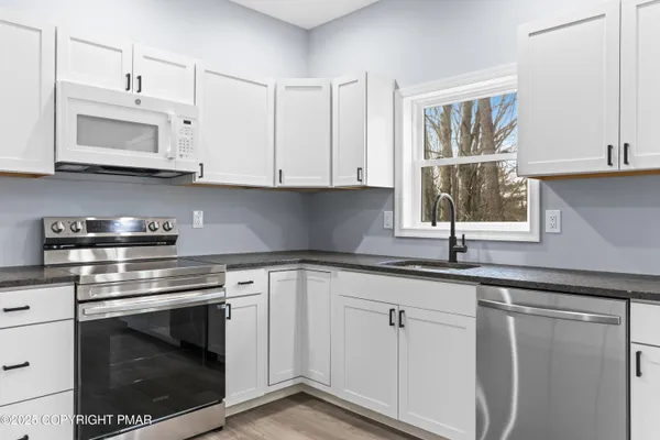 $360,000 | 102 Eagle View, Long Pond, PA 18334