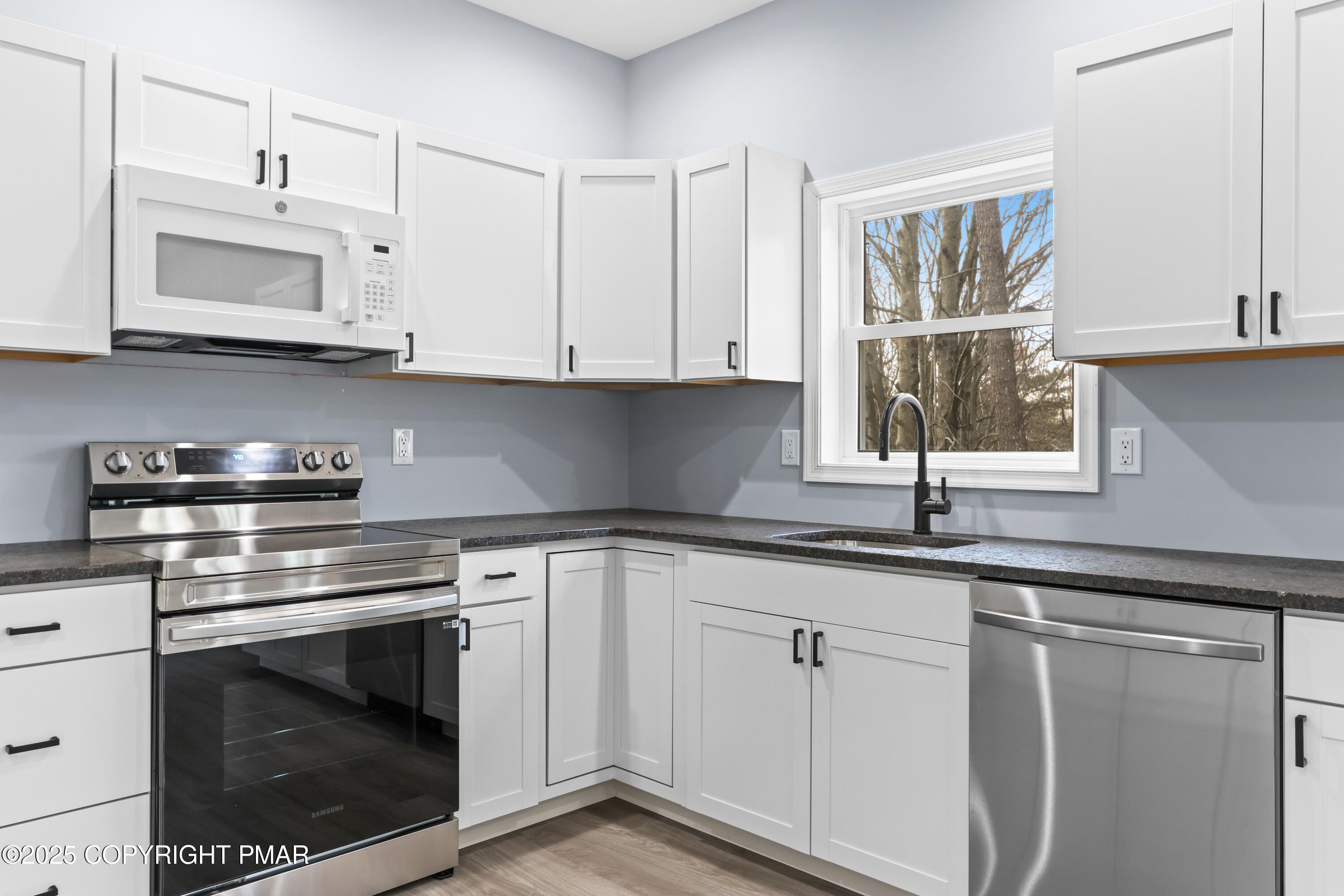 102 Eagle View Long Pond, PA 18334 - Photo 14 of 39 095A1075