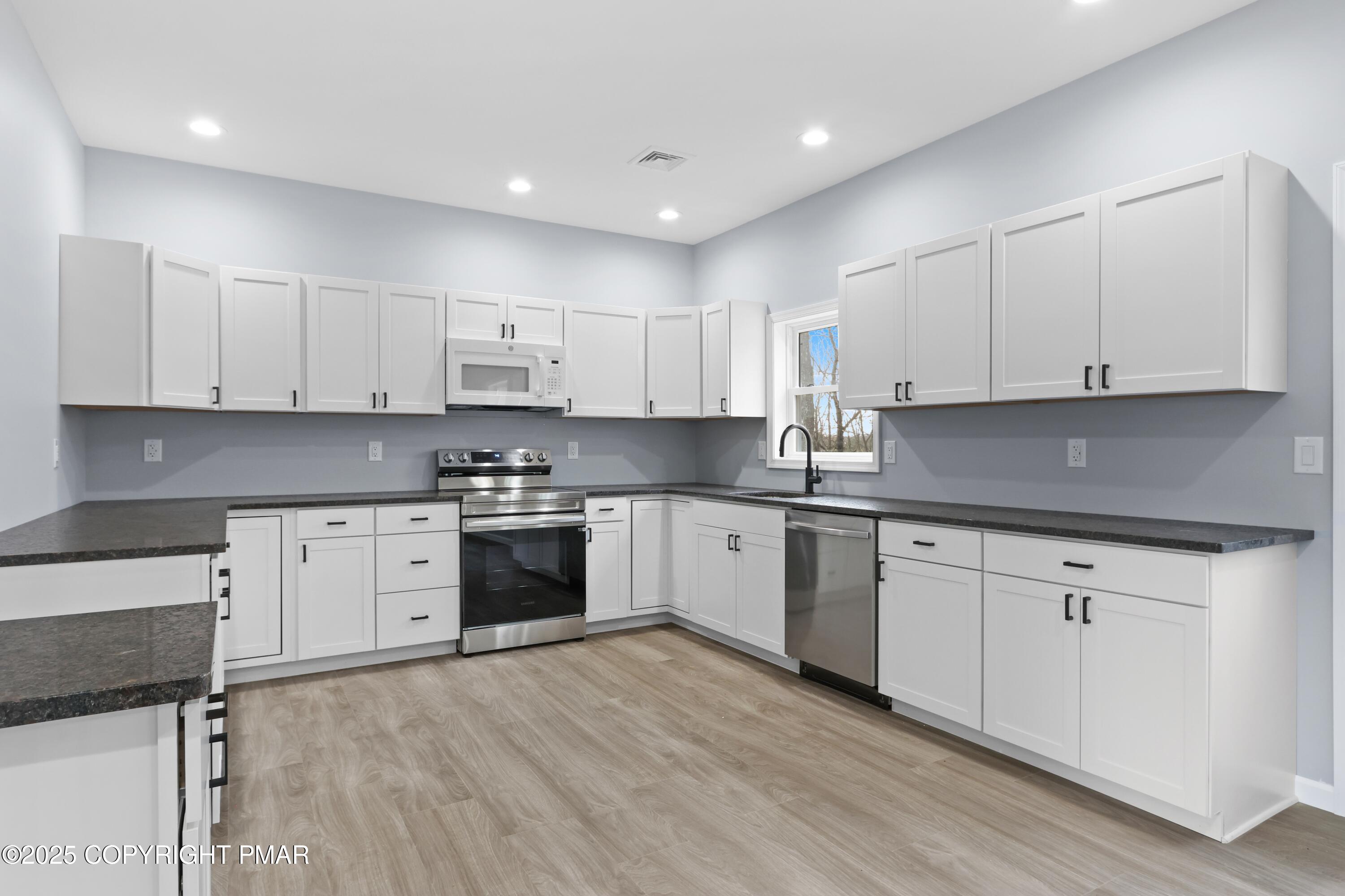 102 Eagle View Long Pond, PA 18334 - Photo 15 of 39 095A1066
