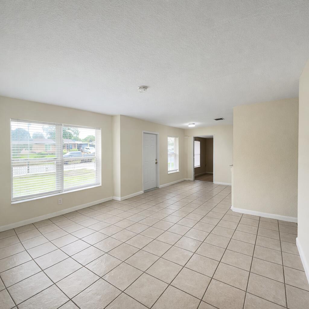 1520 West 11th Street Riviera Beach, FL 33404 - Photo 5 of 11 e7dab3da-c62e-43e1-a9e4-0f4e8284c0b1