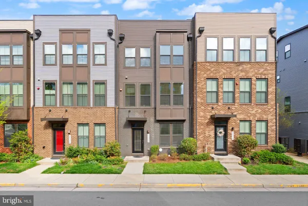 $834,990 | 22308 Seabring Terrace, Ashburn, VA 20148