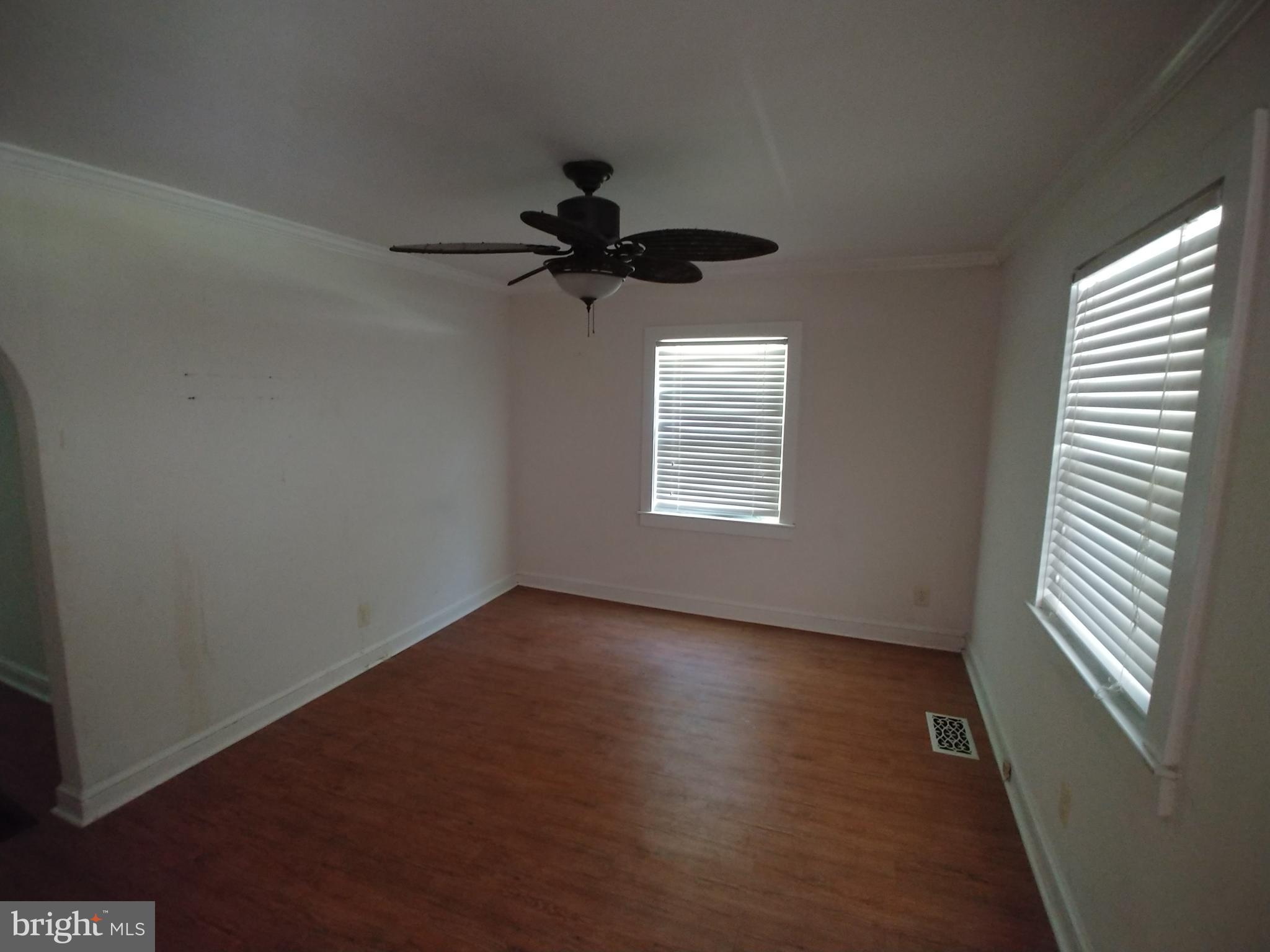 18820 Chandlee Mill Road Sandy Spring, MD 20860 - Photo 3 of 13 Living Room