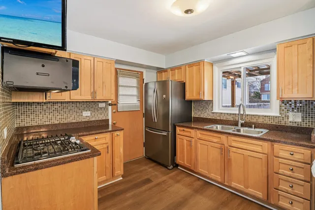 $599,990 | 2931 Greenleaf Avenue, Wilmette, IL 60091