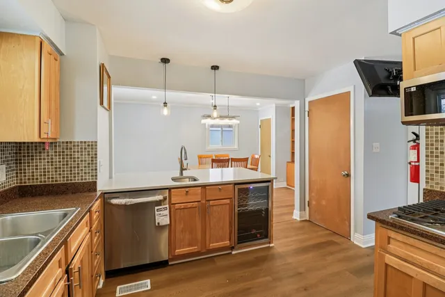 $599,990 | 2931 Greenleaf Avenue, Wilmette, IL 60091