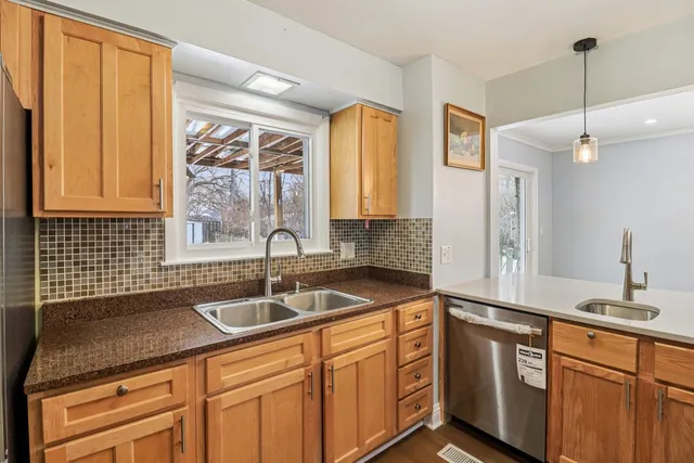 $599,990 | 2931 Greenleaf Avenue, Wilmette, IL 60091