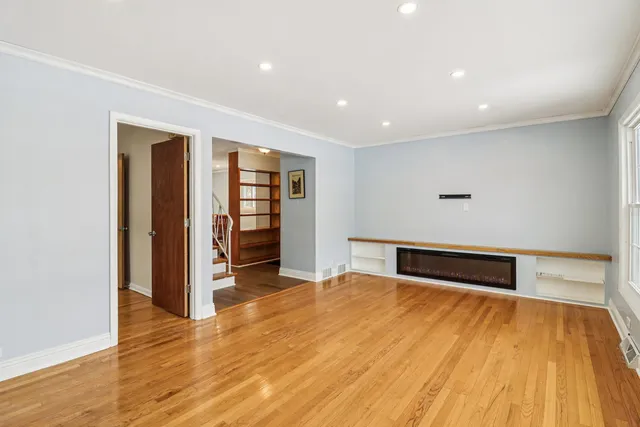 $599,990 | 2931 Greenleaf Avenue, Wilmette, IL 60091