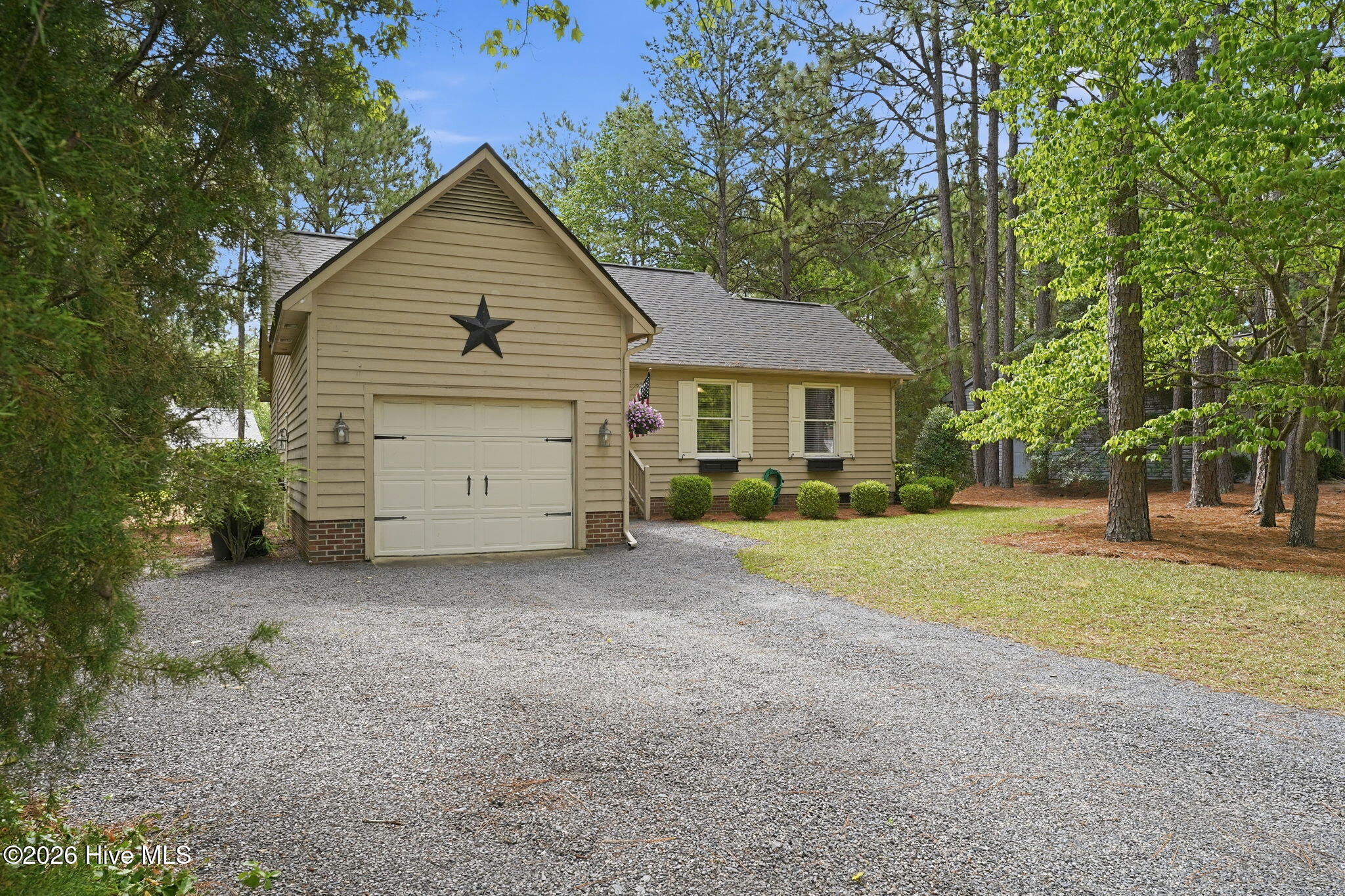 190 Fox Run Road Pinehurst, NC 28374 - Photo 2 of 44
