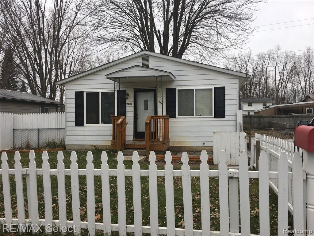 2833 East Pierson Road Flint, MI 48506 - Photo 2 of 12
