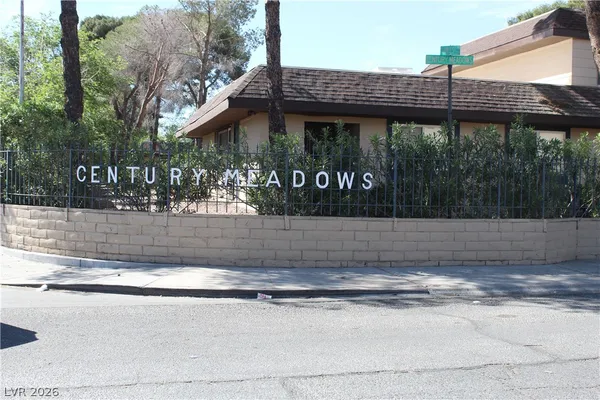 $1,500 | 6225 Meadow Brook Lane, Las Vegas, NV 89103