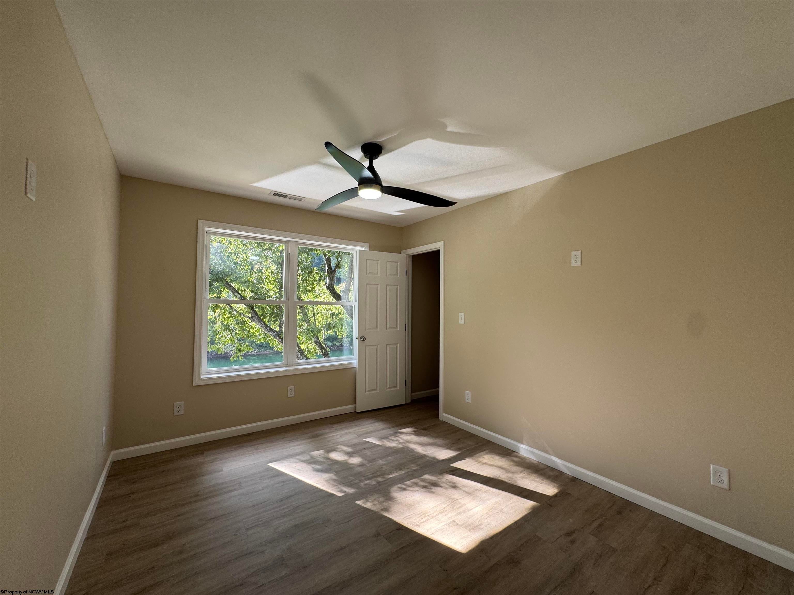 1298 Rivershore Drive Fairmont, WV 26554 - Photo 26 of 43 Gallery Image 26