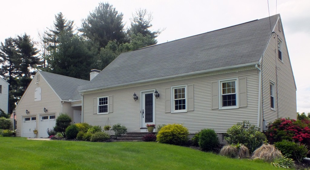 17 Orchard Road East Longmeadow, MA 01028 - Photo 3 of 30 a view of a house with garden and yard