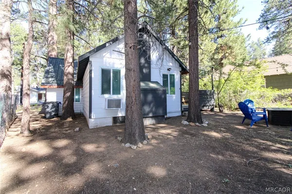 $1,750 | 374 Knight Avenue, Big Bear Lake, CA 92315