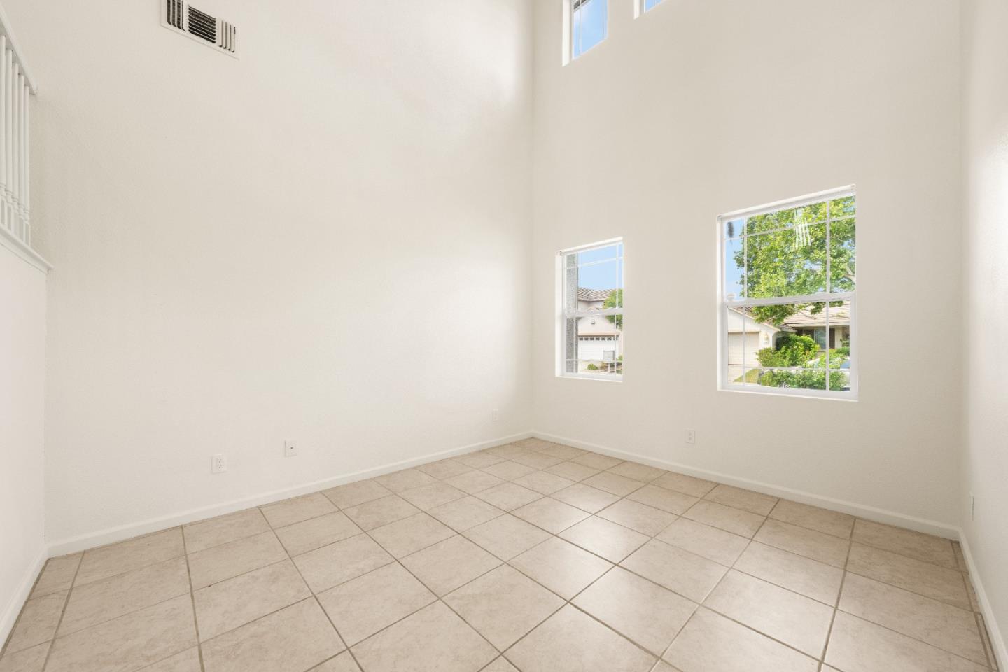 5700 Gold Poppy Way Elk Grove, CA 95757 - Photo 12 of 49