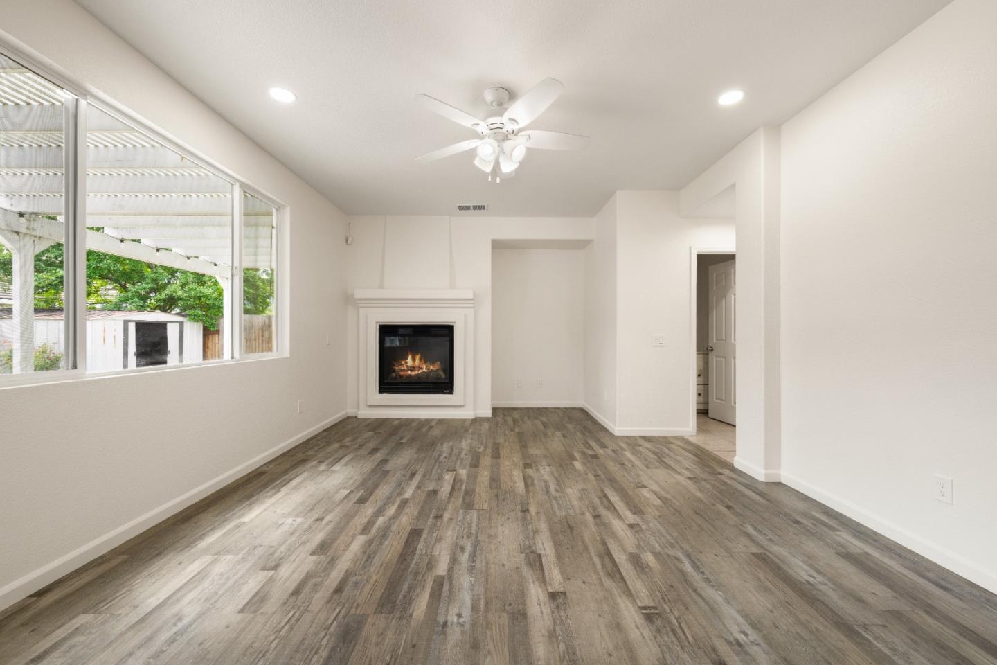 5700 Gold Poppy Way Elk Grove, CA 95757 - Photo 32 of 49