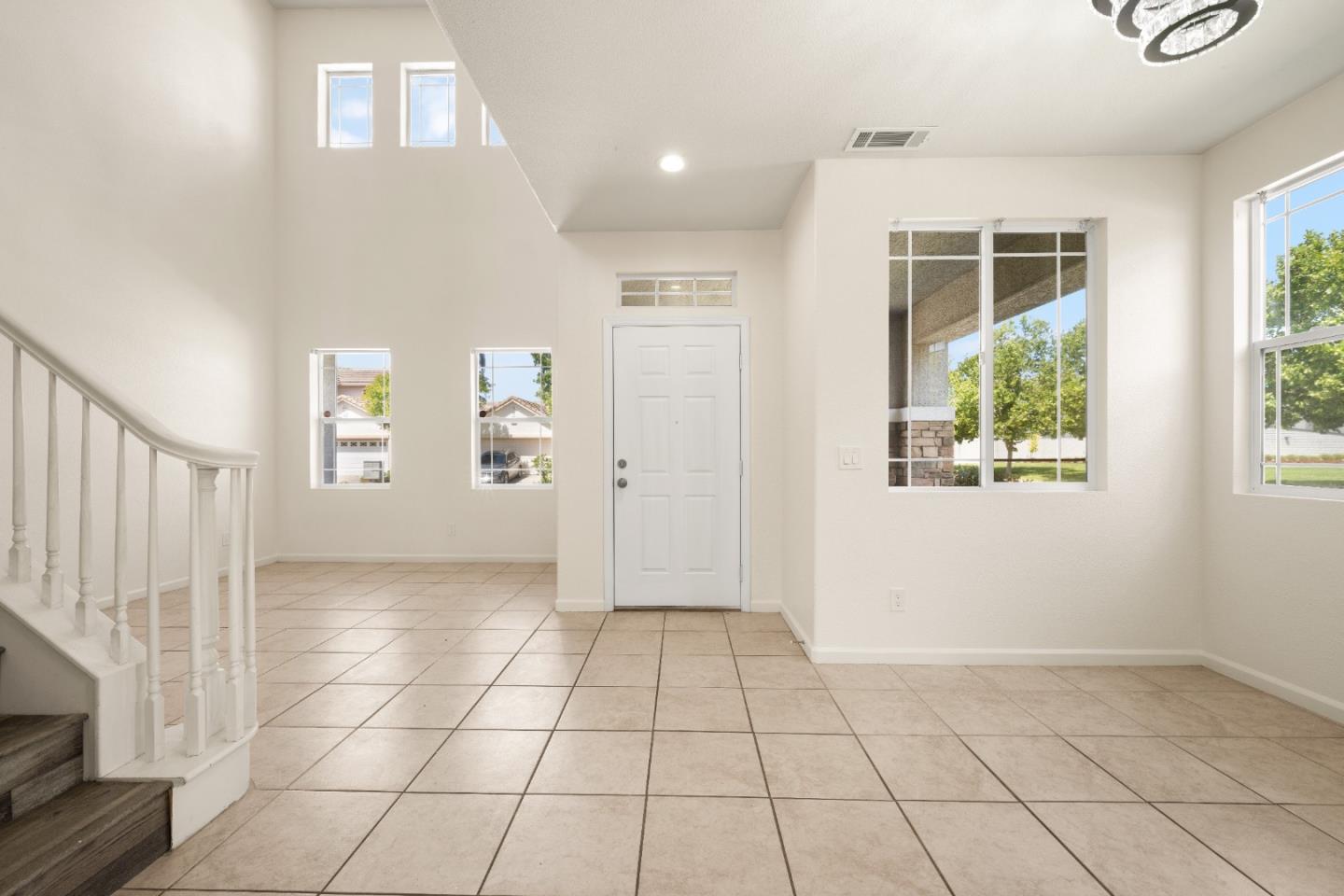 5700 Gold Poppy Way Elk Grove, CA 95757 - Photo 8 of 49 a view of an empty room and window