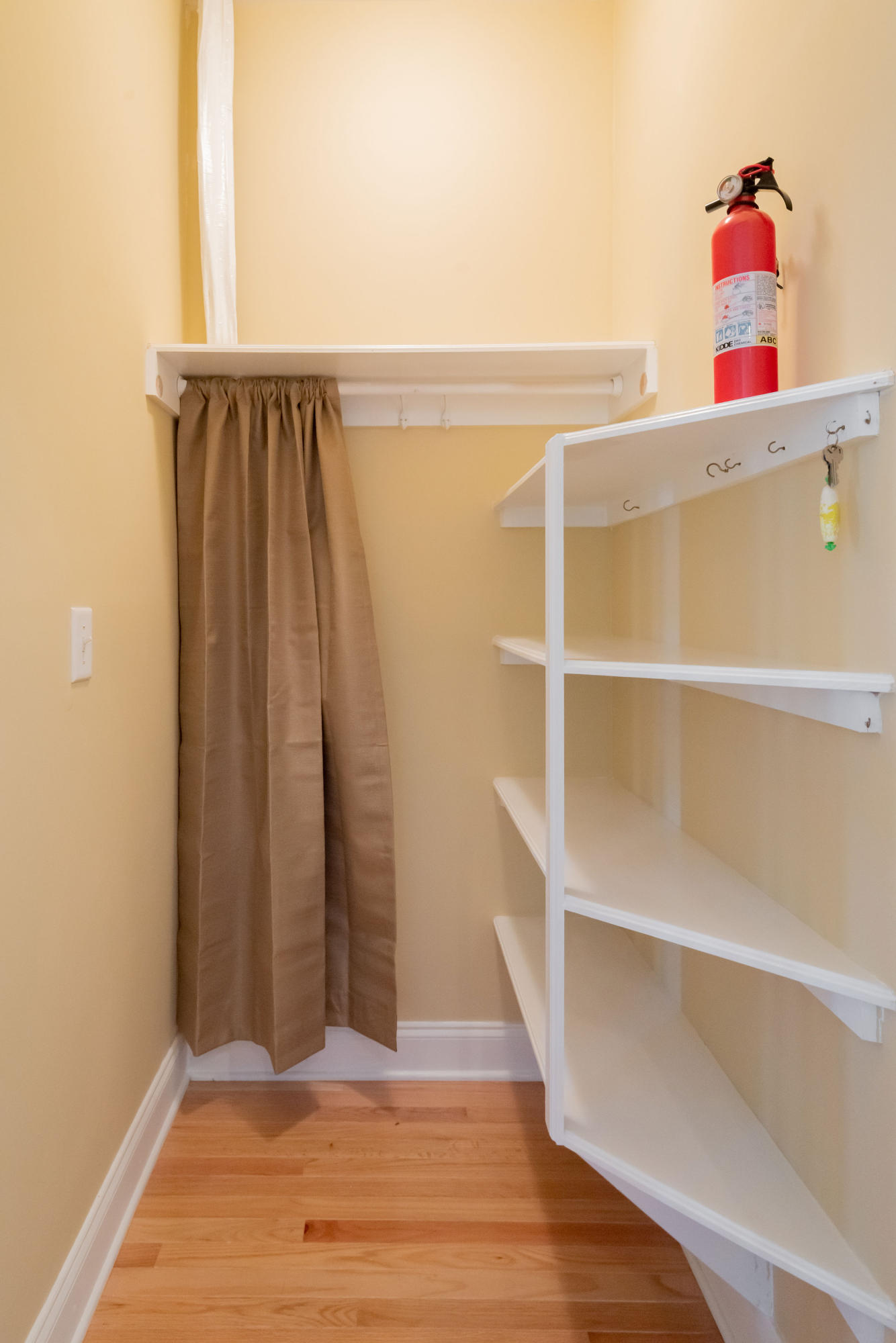 2222 Folly Road Charleston, SC 29412 - Photo 14 of 32 Closet