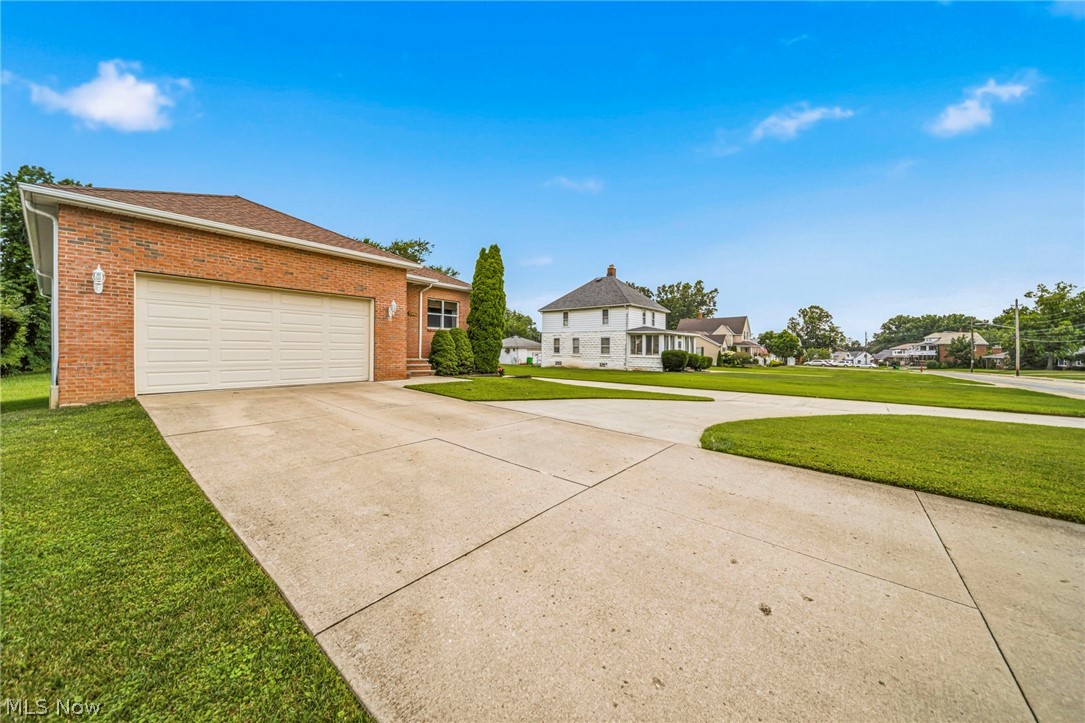 1860 Rockefeller Road Wickliffe, OH 44092 - Photo 3 of 30 Gallery Image 3