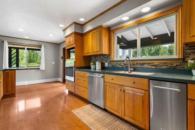 $750,000 | 4405 Shoreview Lane, Whitmore Lake, MI 48189