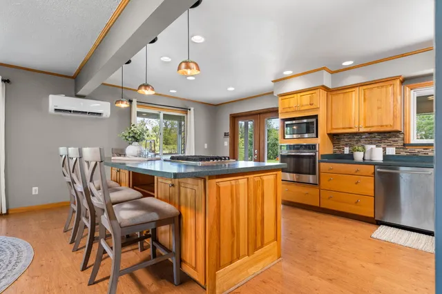 $750,000 | 4405 Shoreview Lane, Whitmore Lake, MI 48189