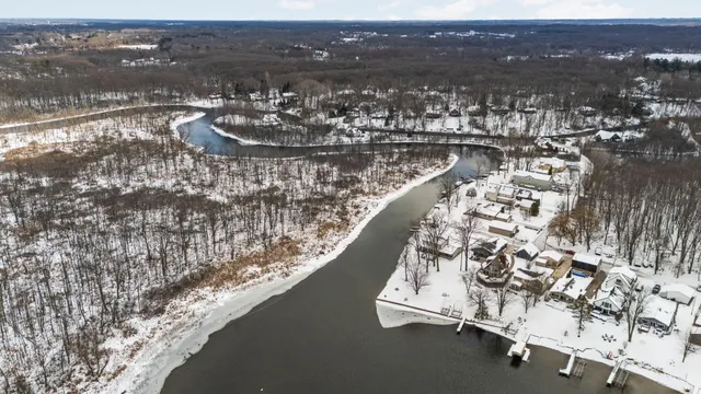 $750,000 | 4405 Shoreview Lane, Whitmore Lake, MI 48189