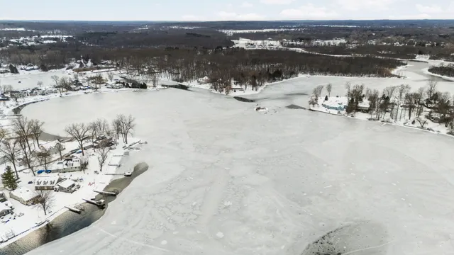 $750,000 | 4405 Shoreview Lane, Whitmore Lake, MI 48189