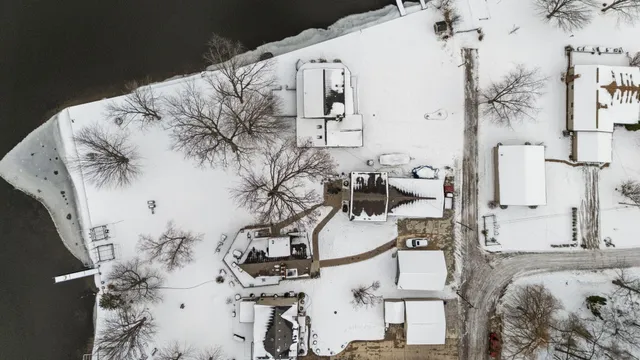 $750,000 | 4405 Shoreview Lane, Whitmore Lake, MI 48189