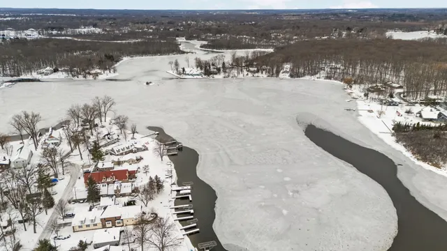 $750,000 | 4405 Shoreview Lane, Whitmore Lake, MI 48189