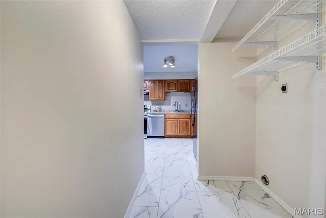 $194,900 | 1521 Hedgeford Drive, Unit 9, Chesterfield, MO 63017