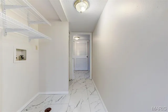 $194,900 | 1521 Hedgeford Drive, Unit 9, Chesterfield, MO 63017