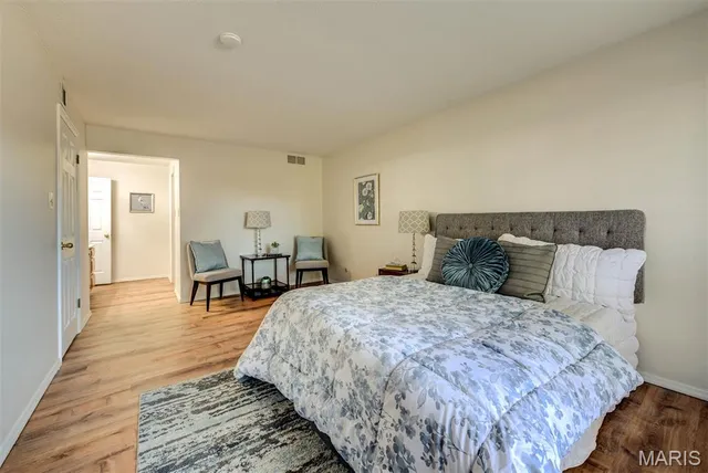 $194,900 | 1521 Hedgeford Drive, Unit 9, Chesterfield, MO 63017