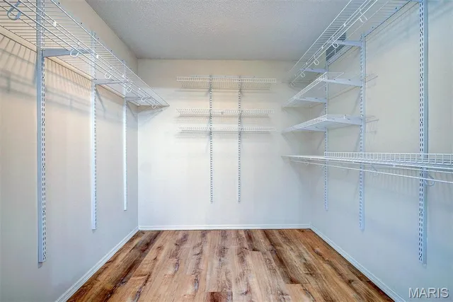 $194,900 | 1521 Hedgeford Drive, Unit 9, Chesterfield, MO 63017