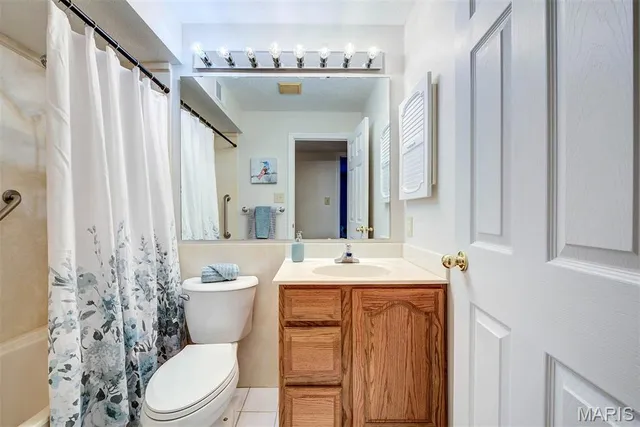 $194,900 | 1521 Hedgeford Drive, Unit 9, Chesterfield, MO 63017