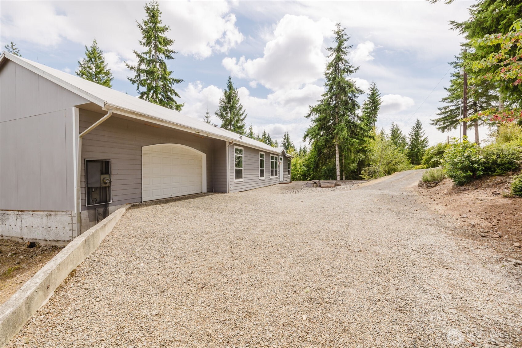 2683 Ridgecrest Drive West Bremerton, WA 98312 - Photo 4 of 40 Gallery Image 4