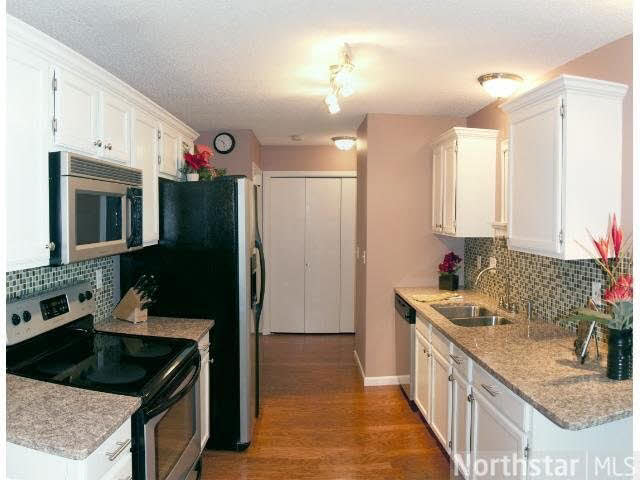 3808 Foss Road, Unit 7 St. Anthony, MN 55421 - Photo 3 of 12