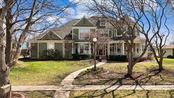 $795,000 | 2204 Edgewater Place, Champaign, IL 61822