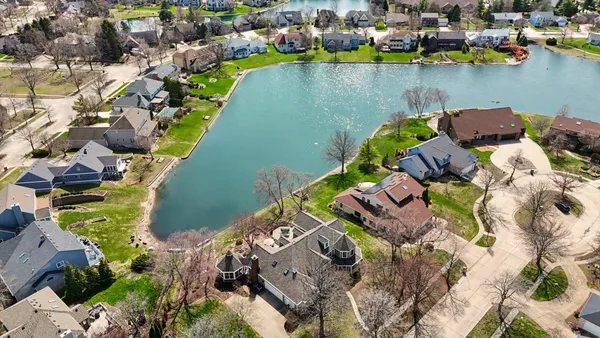 $795,000 | 2204 Edgewater Place, Champaign, IL 61822