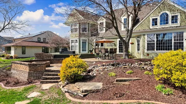 $795,000 | 2204 Edgewater Place, Champaign, IL 61822