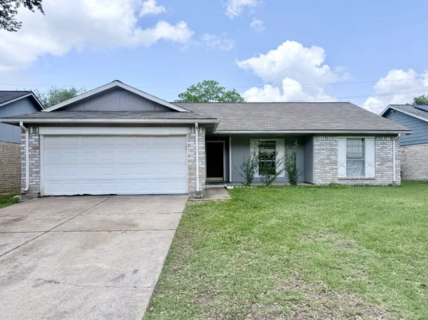 $195,000 | 3802 Brier Gardens Drive, Houston, TX 77082