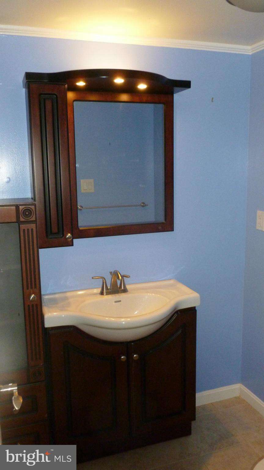 520 Manor Road Severna Park, MD 21146 - Photo 14 of 27 Half bath on main level