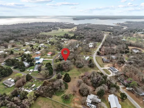 $440,000 | 131 Pecan Pl Lane, Pottsboro, TX 75076