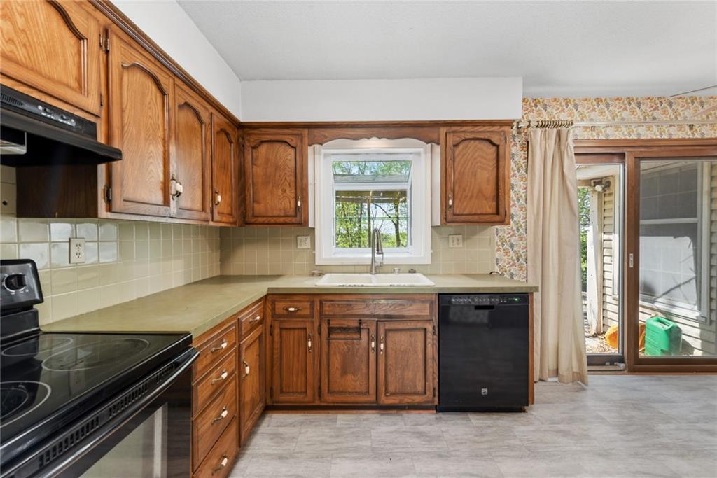 10407 Northwest Crooked Road Kansas City, MO 64152 - Photo 12 of 41