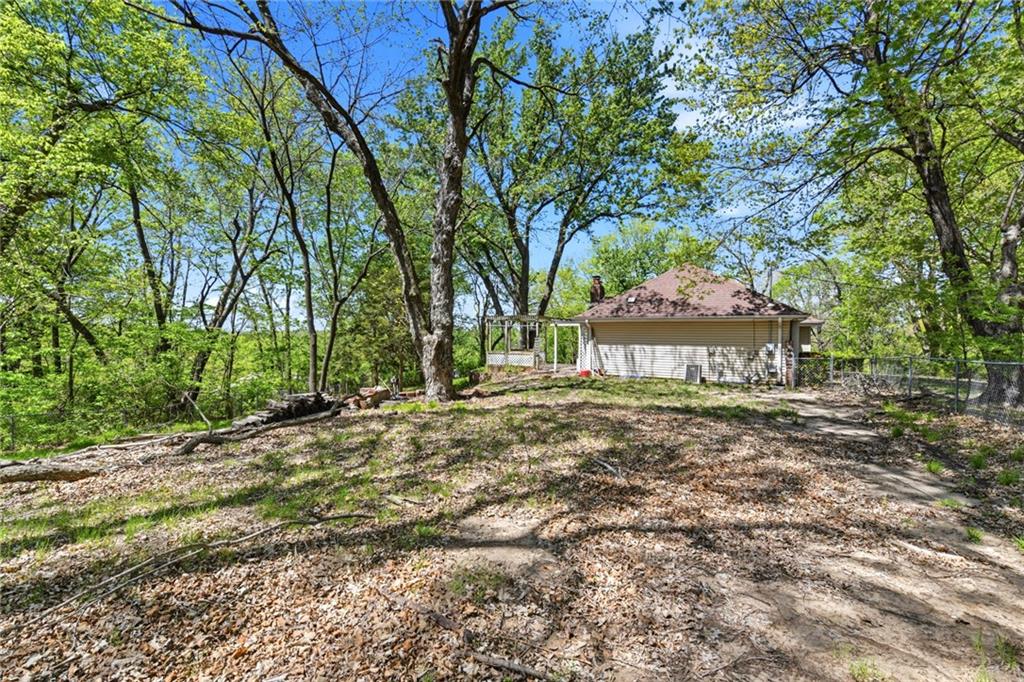 10407 Northwest Crooked Road Kansas City, MO 64152 - Photo 37 of 41
