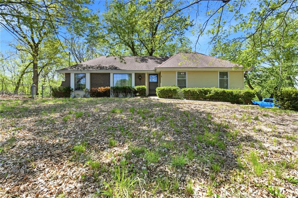 10407 Northwest Crooked Road Kansas City, MO 64152 - Photo 4 of 41