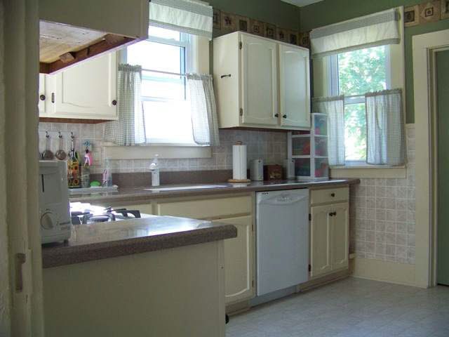 716 South 3rd Street Goshen, IN 46526 - Photo 3 of 12