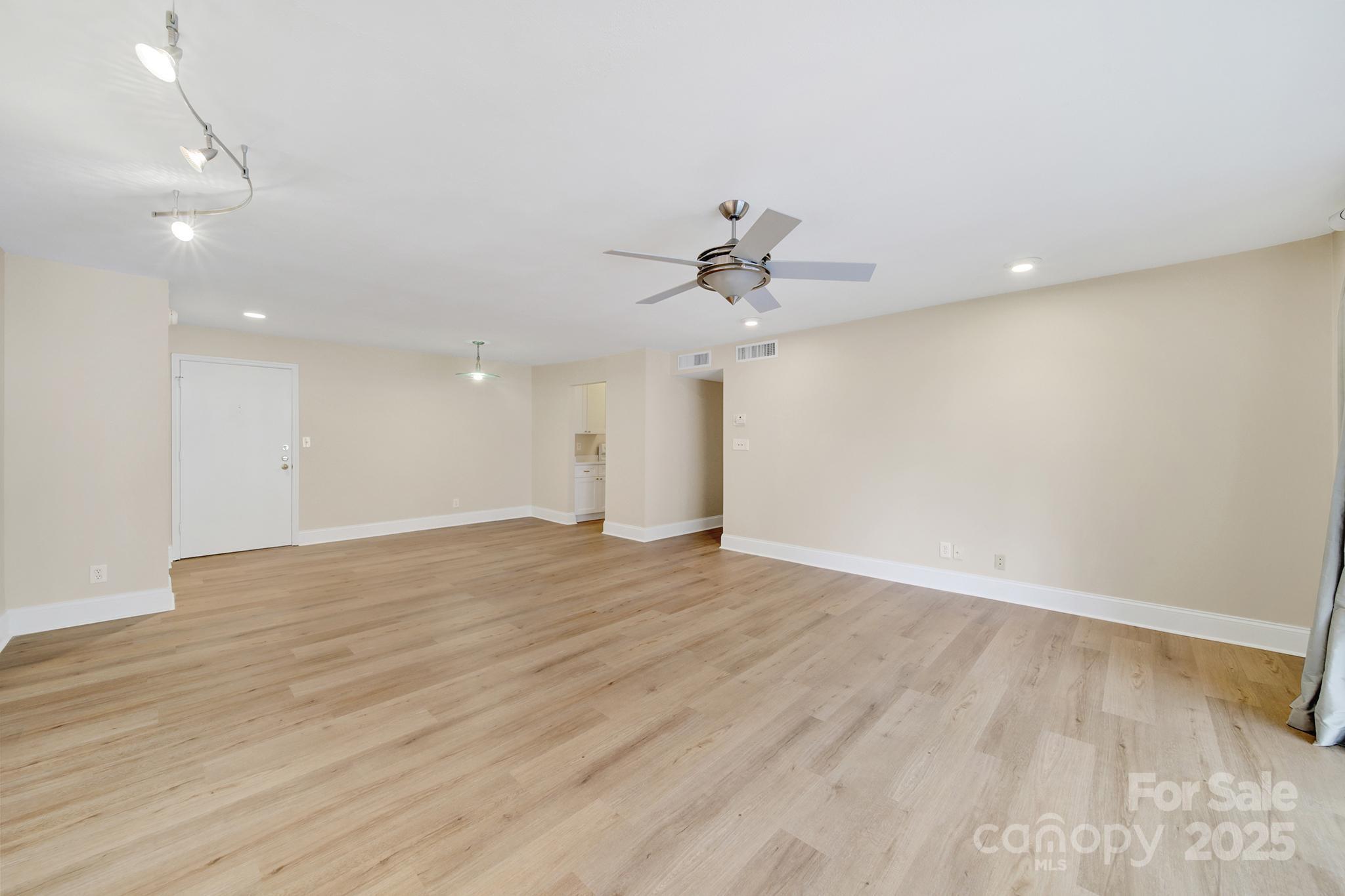 1323 Queens Road, Unit 420 Charlotte, NC 28207 - Photo 17 of 33 Gallery Image 17