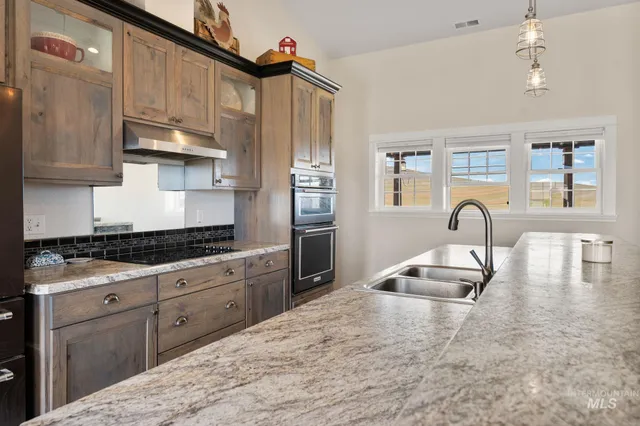 $905,000 | 1390 Sather Road, Genesee, ID 83832