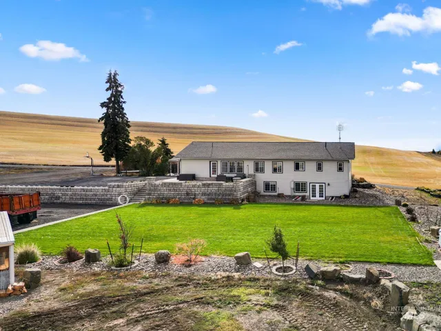 $905,000 | 1390 Sather Road, Genesee, ID 83832