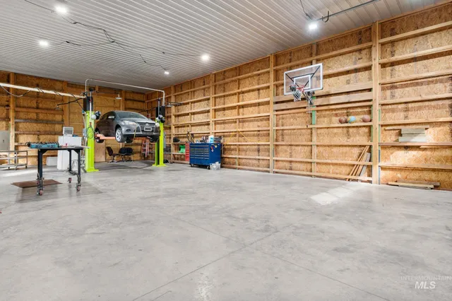 $905,000 | 1390 Sather Road, Genesee, ID 83832